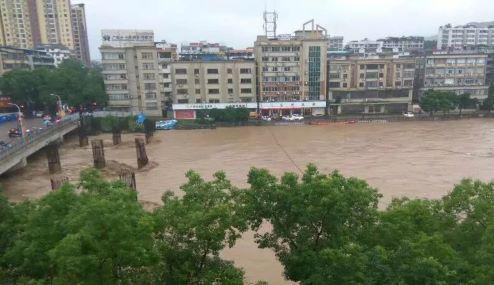 玻璃好色先生视频网站雨天切斷電源